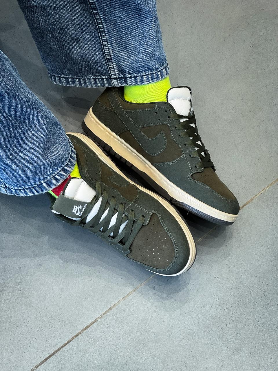 Nike SB Dunk Low Pro
